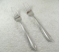 Modern Thread Dinner Fork Lot of 2 Wallace 18/10 Glossy Stainless Flatware
