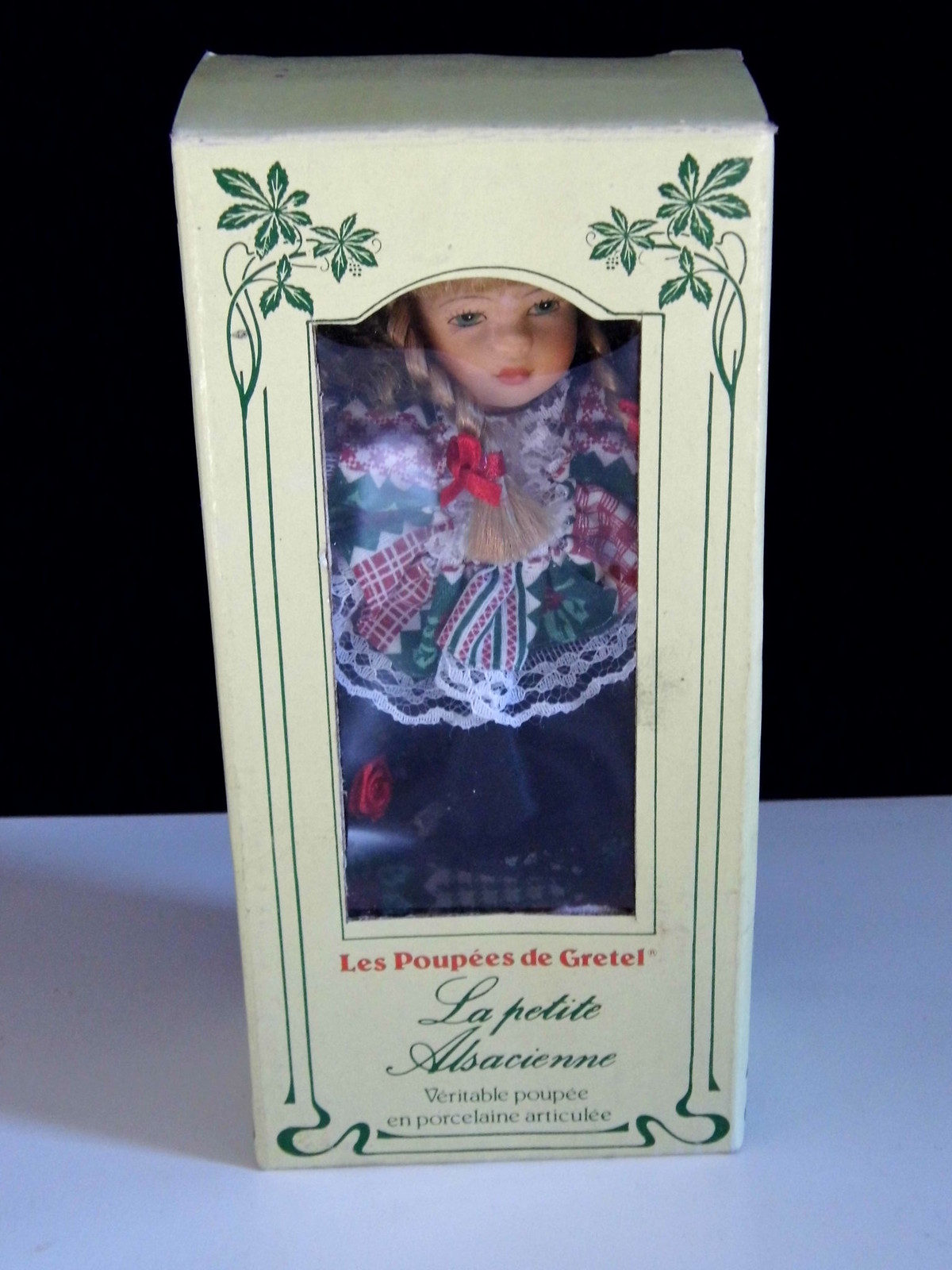 Poupée alsacienne ancienne Gretel jouet en porcelaine de collection rare