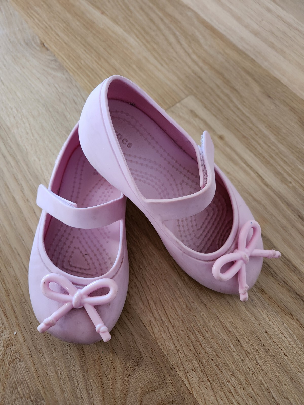 Stylish Crocs Mary Jane Shoes for Toddlers in Size 10-image