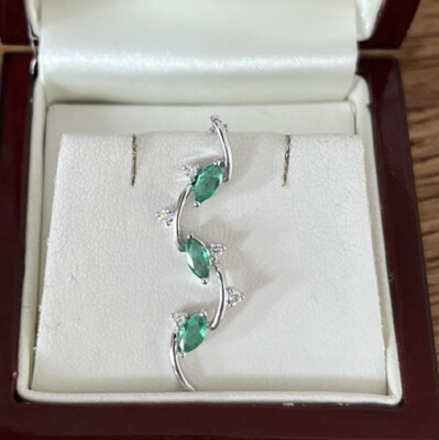 Anhänger & Halskette 9 kt Weißgold 0,8 kt Smaragd & Diamant, 45 cm Länge, 3,5 g