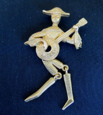 Vtg GERRY's Articulated Man Playing Mandolin BROOCH Pin 2 3/4'' Long
