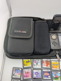 Nintendo 3DS 2GB Handheld System - Cosmo Black 22 Games NO CHARGER