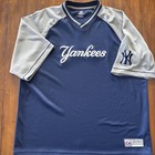 Majestic New York Yankees MLB Men’s XL Jersey Shirt Embroidered V-Neck EUC