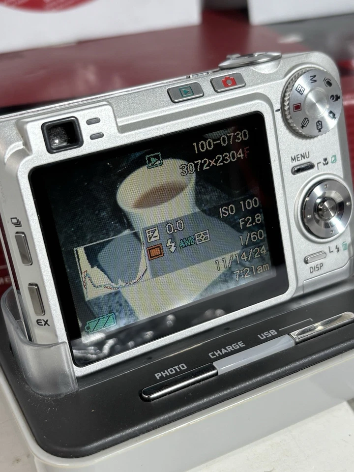 CASIO EXILIM ZOOM EX-Z75 7.2 MEGA PIXELS DIGITAL CAMERA PAIR. Working *READ* - Image 3 of 4