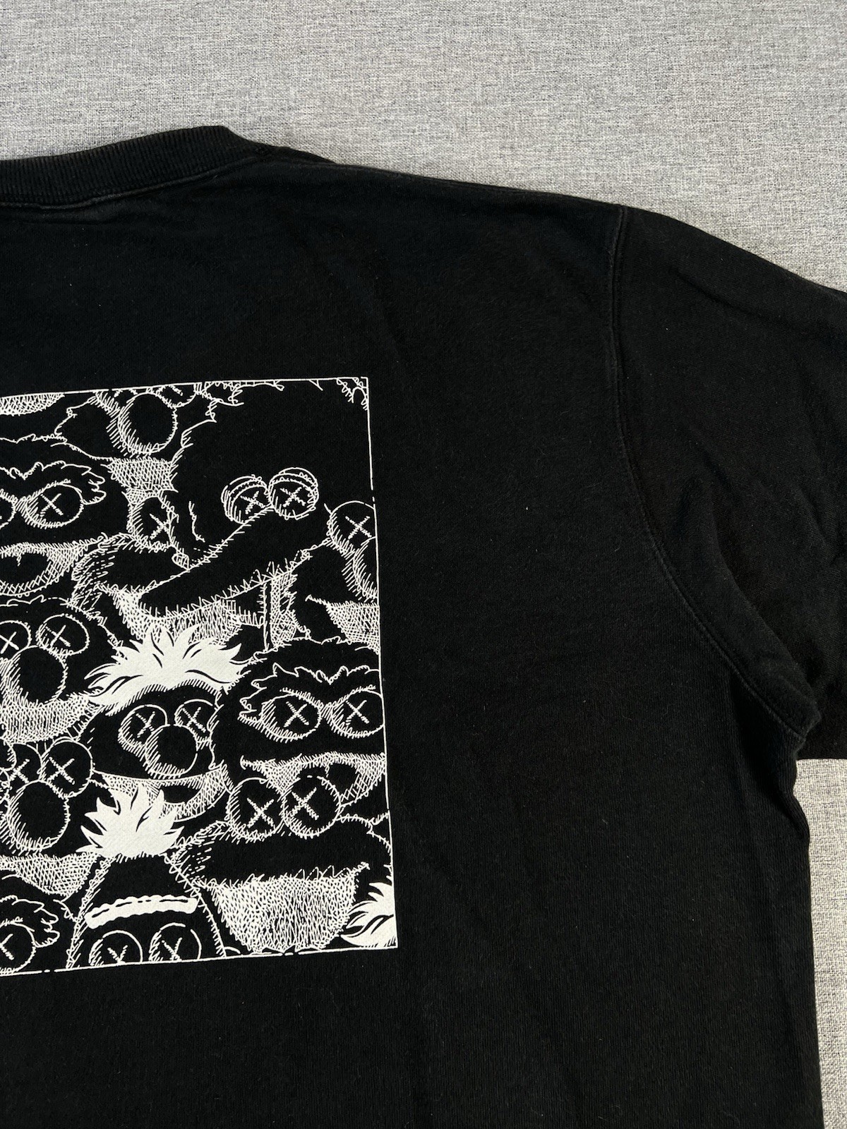 Uniqlo x Kaws Sesame Street Sweater Mens Large Black Street Wear Crew Neck thumbnail 14