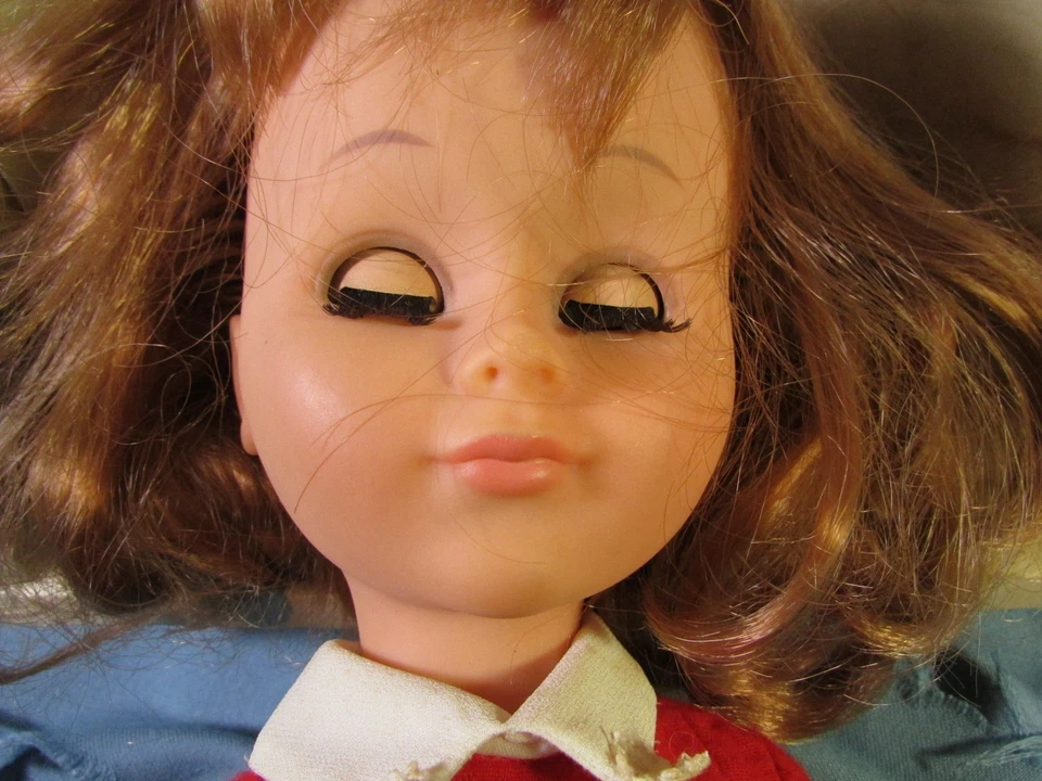 Poupée Singer Sebino Golden Princess 48 cm robe rouge Neuve dans sa boite1967/68 - Photo 3/4