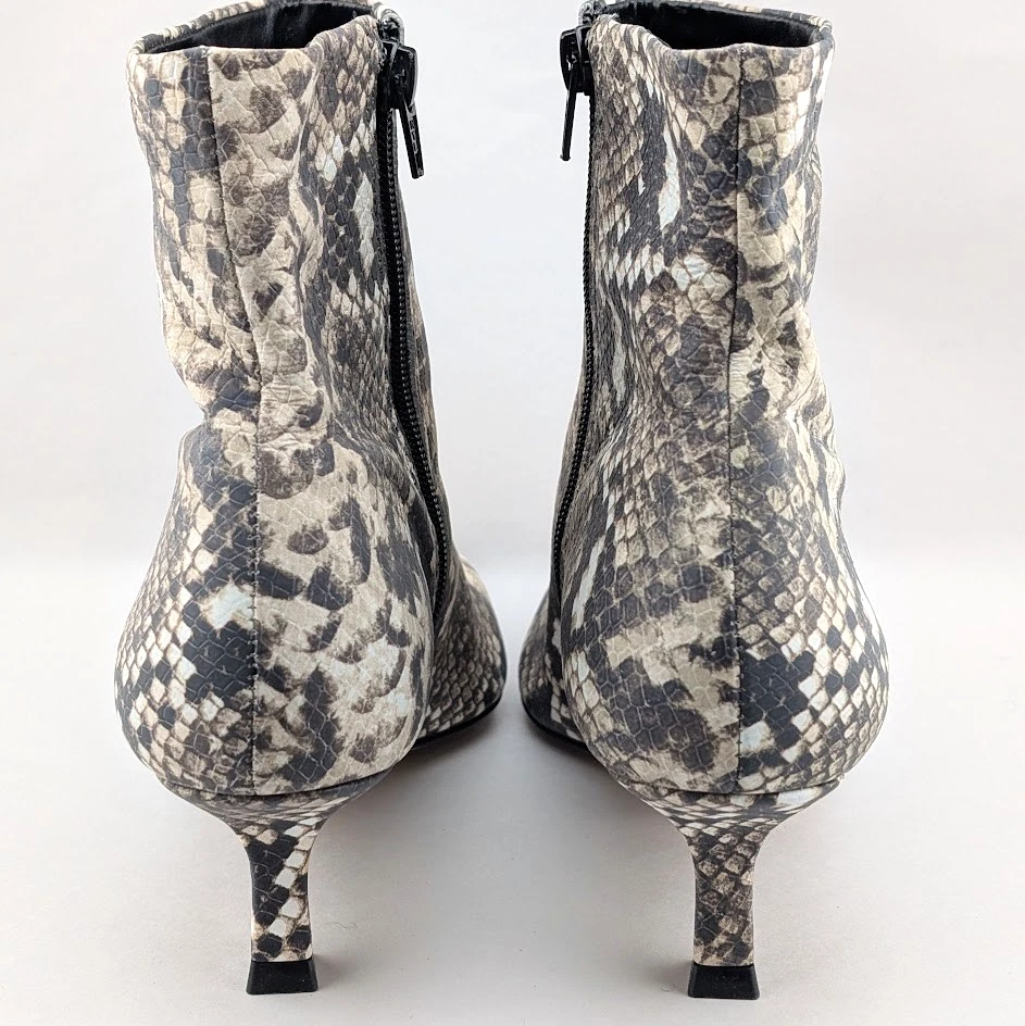 Botines para mujer Gianni Bini 7,5 estampado de serpiente cremallera lateral punta cuadrada tacón de gatito Foto 4 de 4