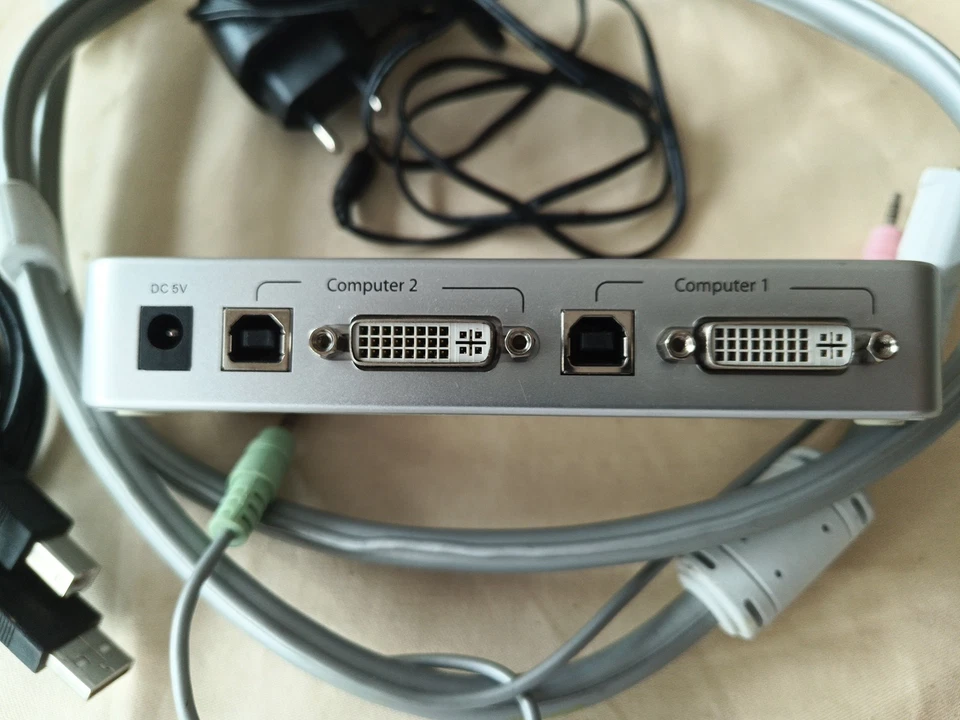 StarTech 2-Port USB DVI KVM Switch-Set & Kabeln, USB 2.0 Hub und Audio SV211KDVI - Bild 4 von 4