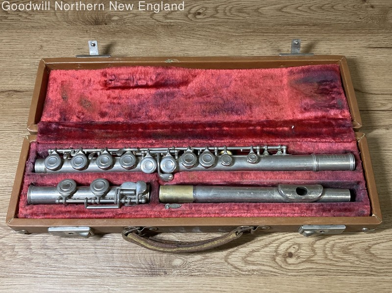 Vintage Artley Flute Woodwind Musical Instrument W/Case Missing Crown P/R