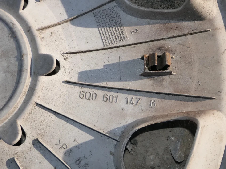 4x original VW Polo 9N Fox Radkappe Radzierkappe 14 Zoll 6Q0601147M - Bild 3 von 4