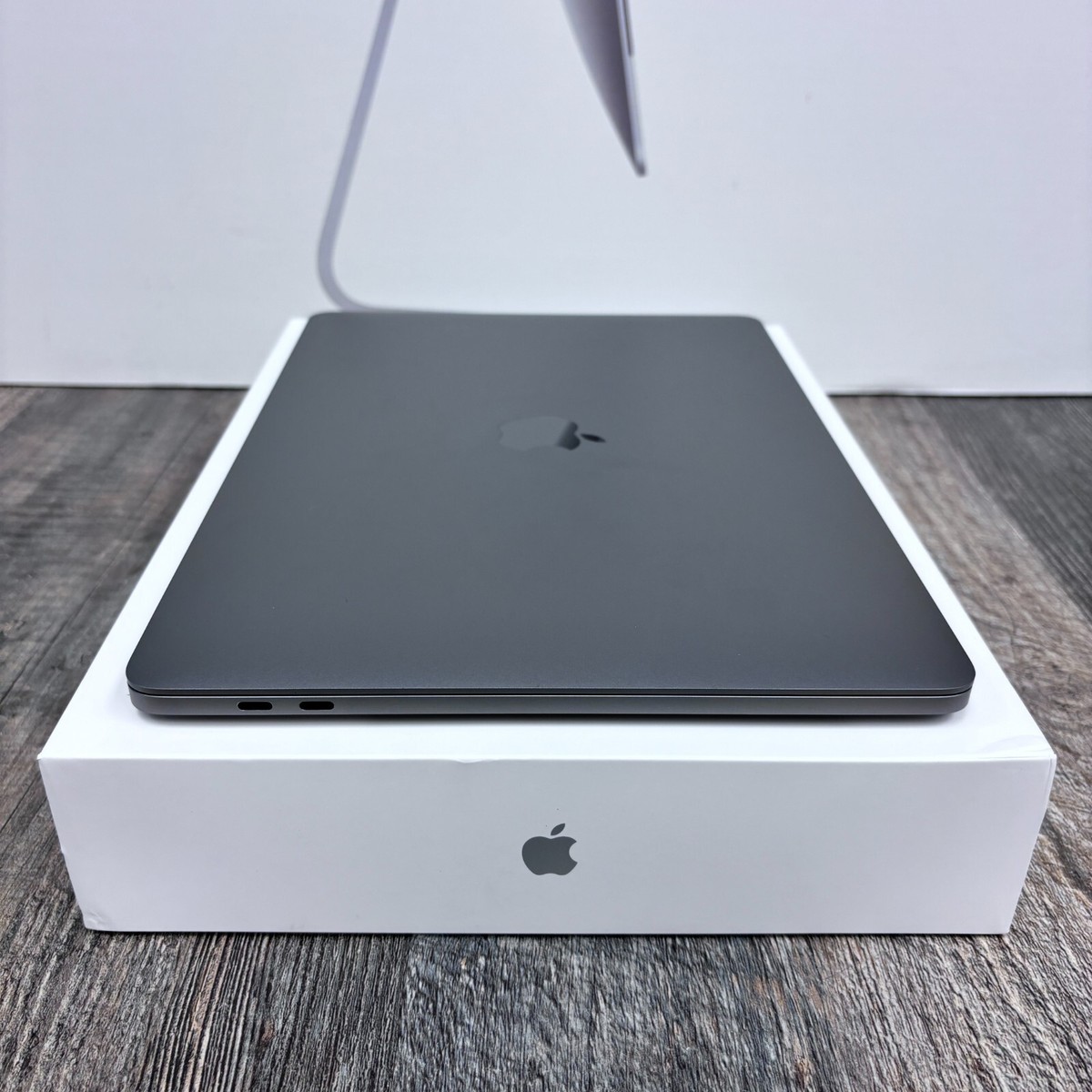 2019/20 Apple MacBook Pro 13 Touch Bar QUAD CORE 2.8 i7 16GB 2019/20 Apple MacBook Pro 13 Touch Bar QUAD CORE 2.8 i7 16GB