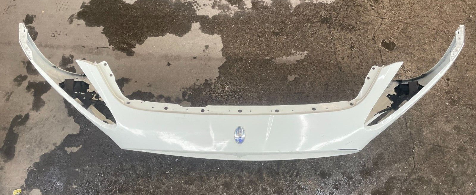 2008 - 2012 MASERATI GRANTURISMO FRONT BUMPER 80885700 OEM