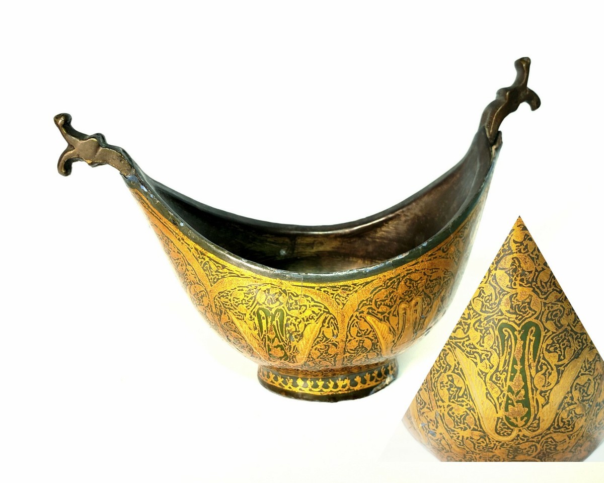 ANTIQUE INDIAN BOAT SHAPED KASHKUL (Beggers) BOWL 19th century