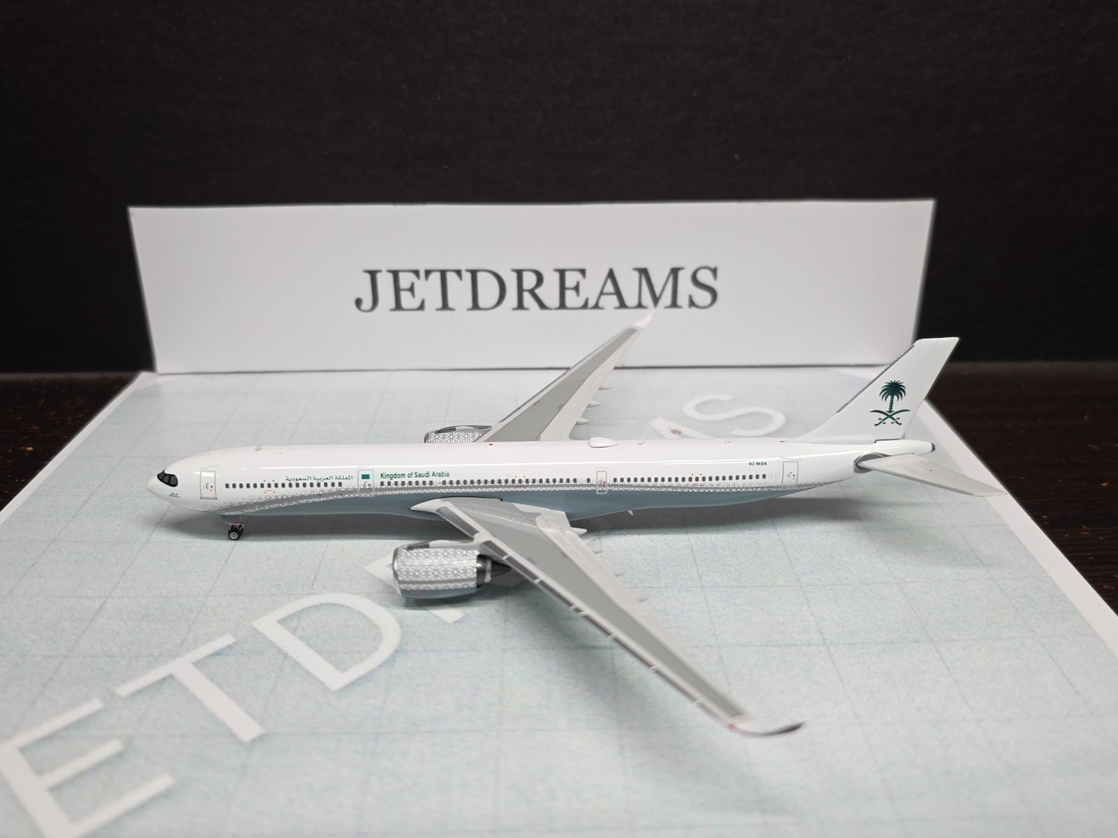 1/400 DESERT WINGS KINGDOM OF SAUDI ARABIA AIRBUS A330-900NEO HZ-MDA PHOENIX