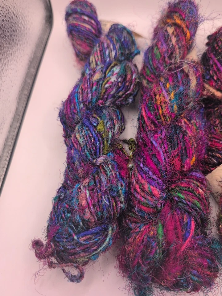 100 g de hilo de seda Sari reciclado hilado a mano tejido ganchillo multicolor lote 5 Foto 4 de 4