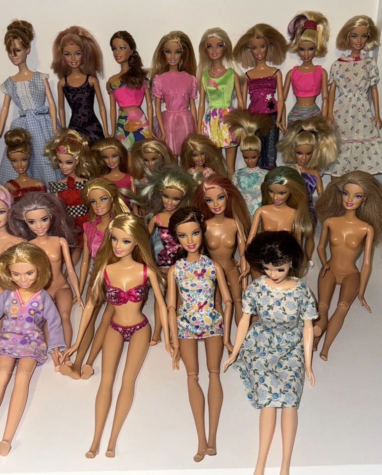 Lote De Colección De 30 Muñecas Barbie Mattel Y2K Años 2000 2010’s Estado Varía Foto 4 de 4