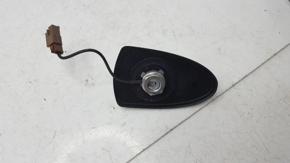 Antena montada en techo Infiniti G35 2007 08 sedán Foto 2 de 4