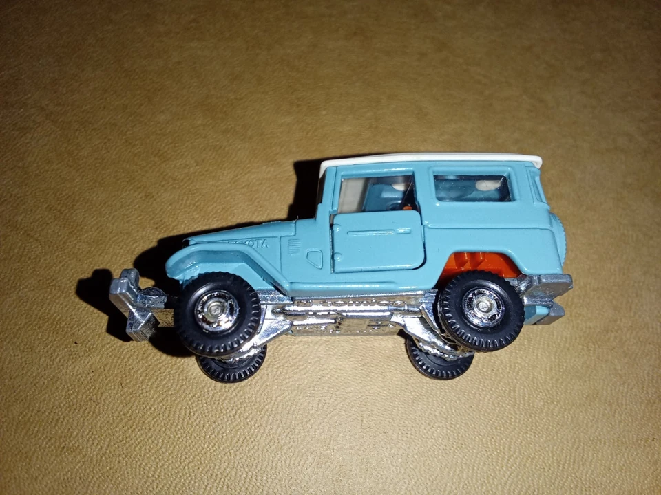 RARE Vintage Tomica Toyota Land Cruiser Teel/White HT #2 Made in Japan 1/60 - Image 4 of 4