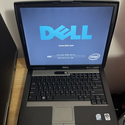 Dell Latitue D520 Laptop Computer Intel Core Duo 1.66 GHz