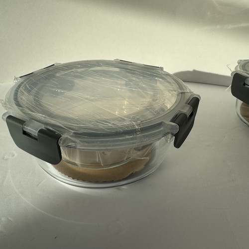 Komuee Glass Food Storage Containers, Only 11 Containers, 23 Pcs, One Broken - Picture 16 of 17
