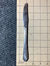 ☆ Vintage - Wm A ROGERS - IVY Pattern Stainless Table Knife - USA☆1159