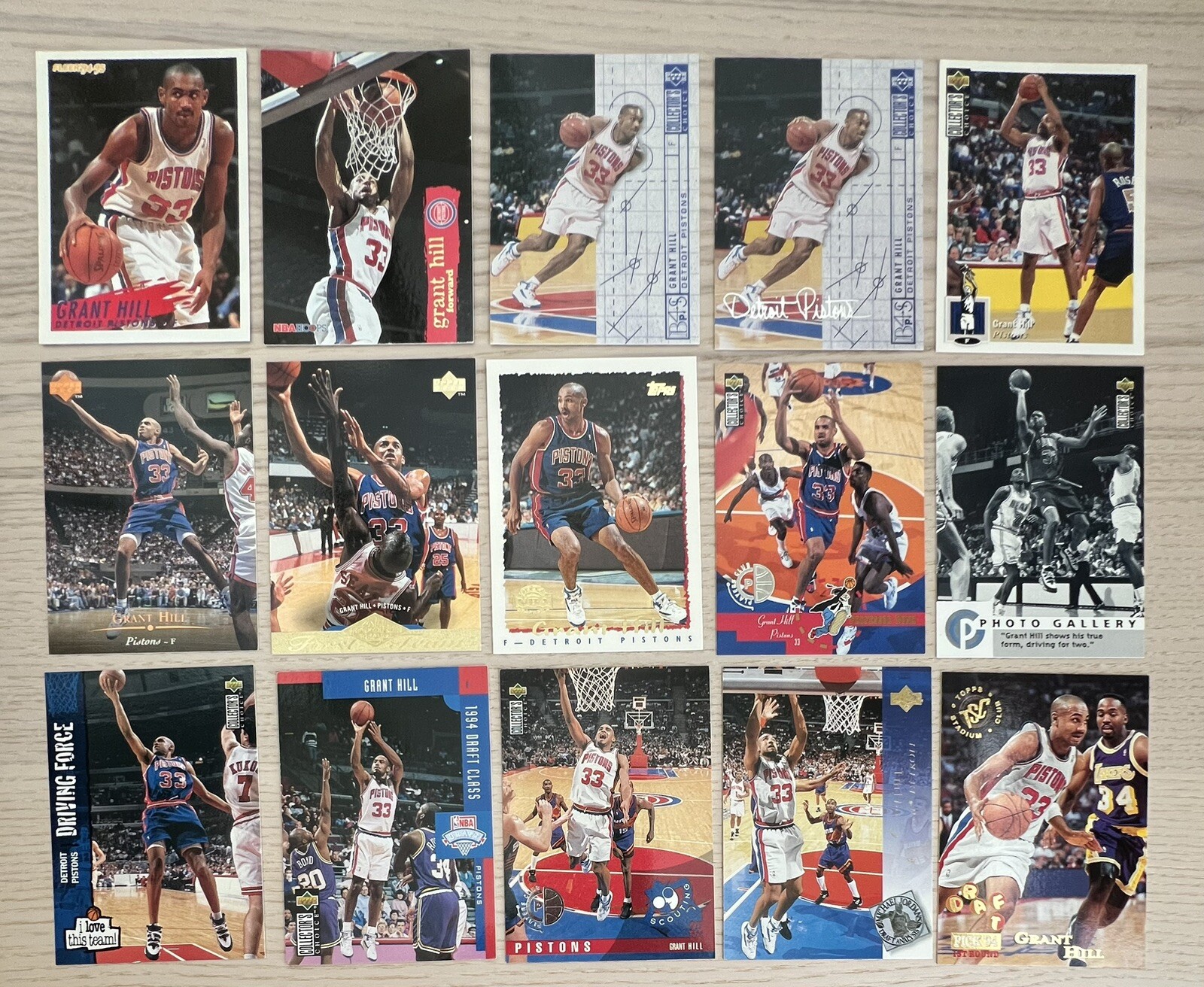 30 GRANT HILL BASKETBALL CARD LOT. NM COND. RC'S SEE PICS AND DESC. (BOB)