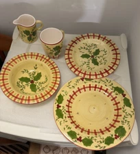 LOS ANGELES POTTERY LAURIE GATES DESIGN CHRISTMAS HOLLY BERRY PLATE