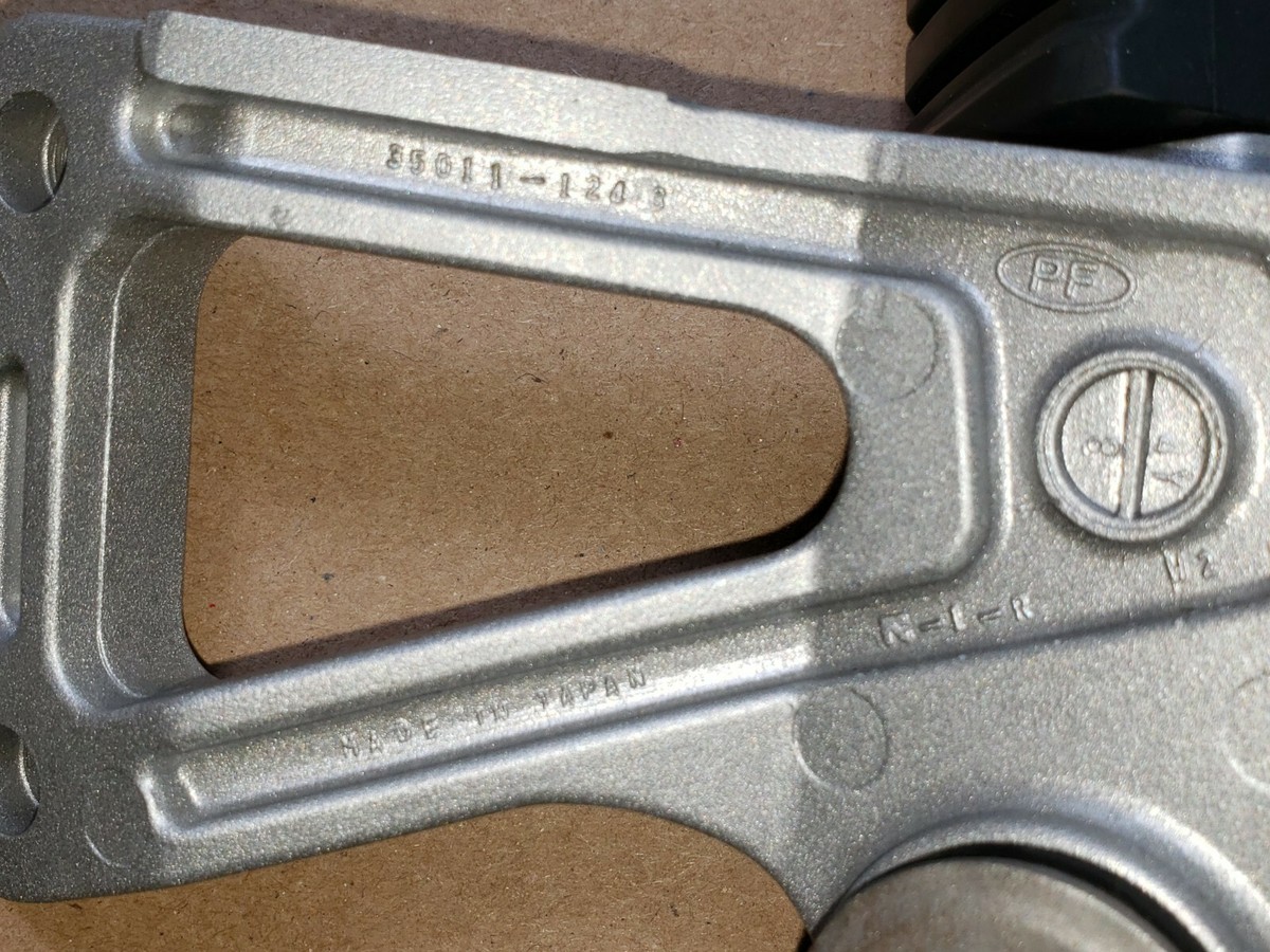 ぺぺページ 85-87 KAWASAKI ZX600 NINJA 600 REAR PASSENGER FOOTPEGS PEGS