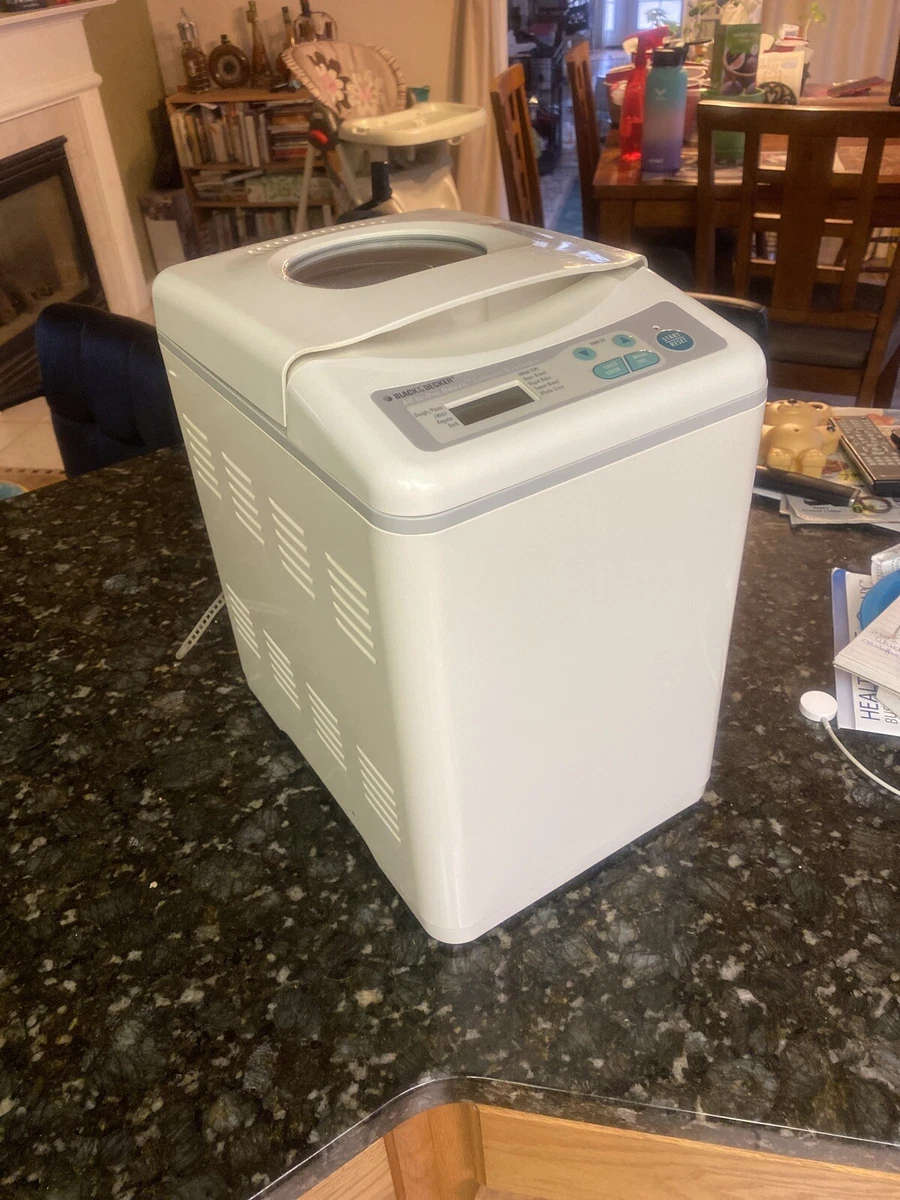 Black and decker Robot-boulanger All-in-one Deluxe automatic bread maker  for Sale in Phoenix, AZ - OfferUp