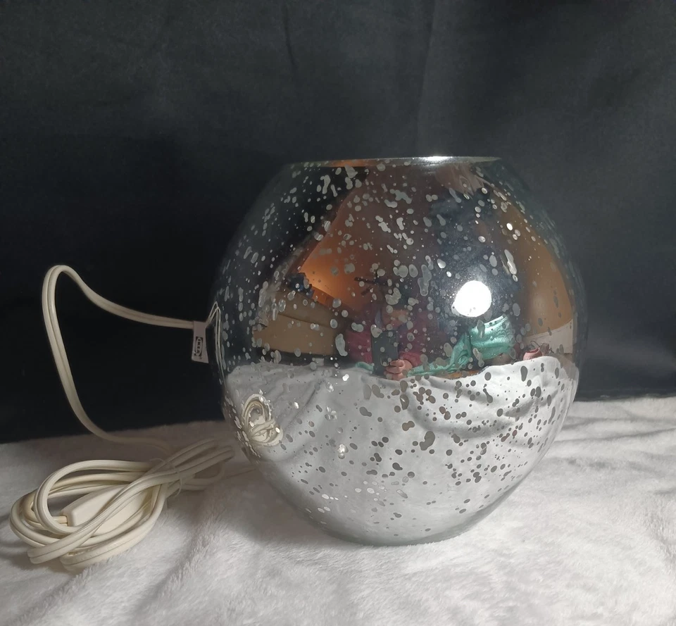 "Lámpara de mesa IKEA Knubbig metálica plateada 7"" globo de vidrio luz de acento espacial moderna" Foto 2 de 4