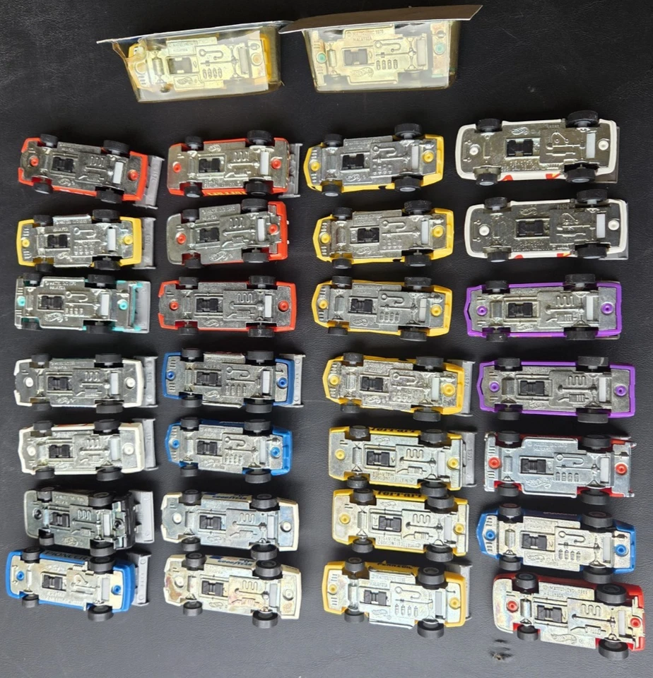 LOT OF 30 1989 Hot Wheels POWER COMMAND RACERS - Image 3 of 4