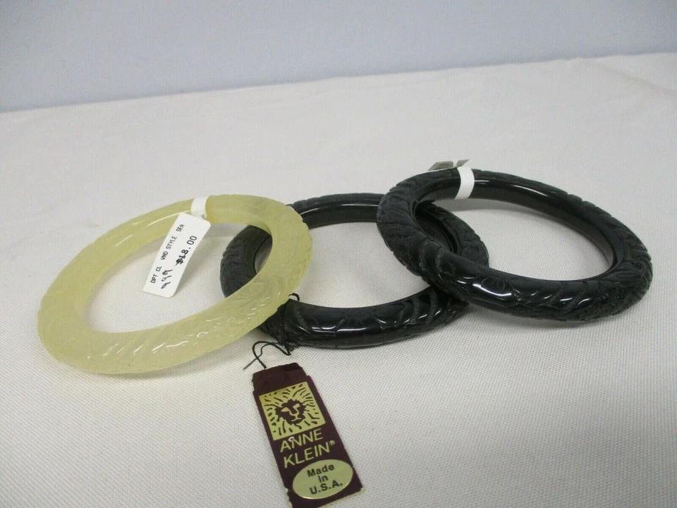 3 PULSERAS BRAZALETE LUCITE FLORALES TALLADAS NEGRAS Y OPACAS ANNE KLEIN DE COLECCIÓN ¡NUEVAS! ¡NUEVO! Foto 2 de 4