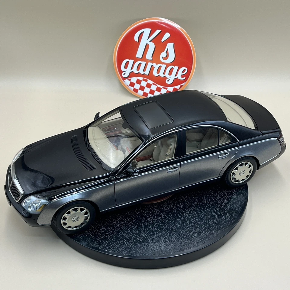 AUTOart 1/18 Maybach 57 SWB Caspian Black Himalayan Grey 76151 - Image 2 of 4