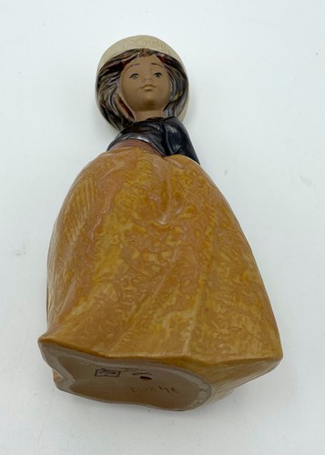 Retired 1987 NAO by Lladro Hand Made Signed FIGURINE GIRL IN BROWN SKIRT & HAT - Picture 7 of 13