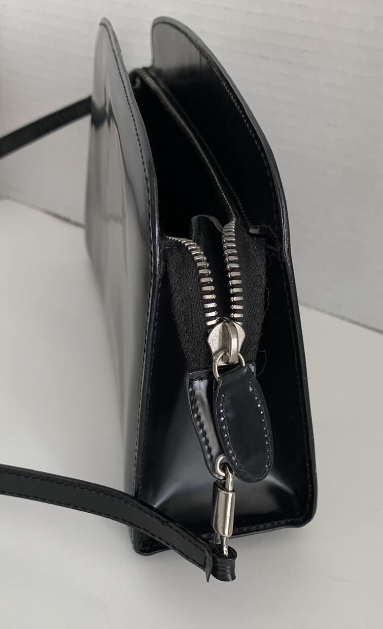 Bally vintage bag/clutch black Leather , Shoulder Str… Gem