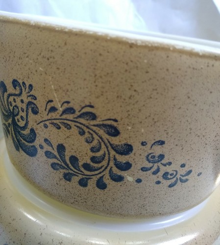 Pyrex Homestead Blue 473 (1 qt) & 474-B (1.5 qt) Casserole Serving Bowls w/lids - Picture 12 of 14