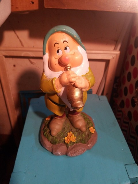 Disney BASHFUL Solar Garden Diamond Statue Snow White and the Seven Dwarfs for sale online | eBay