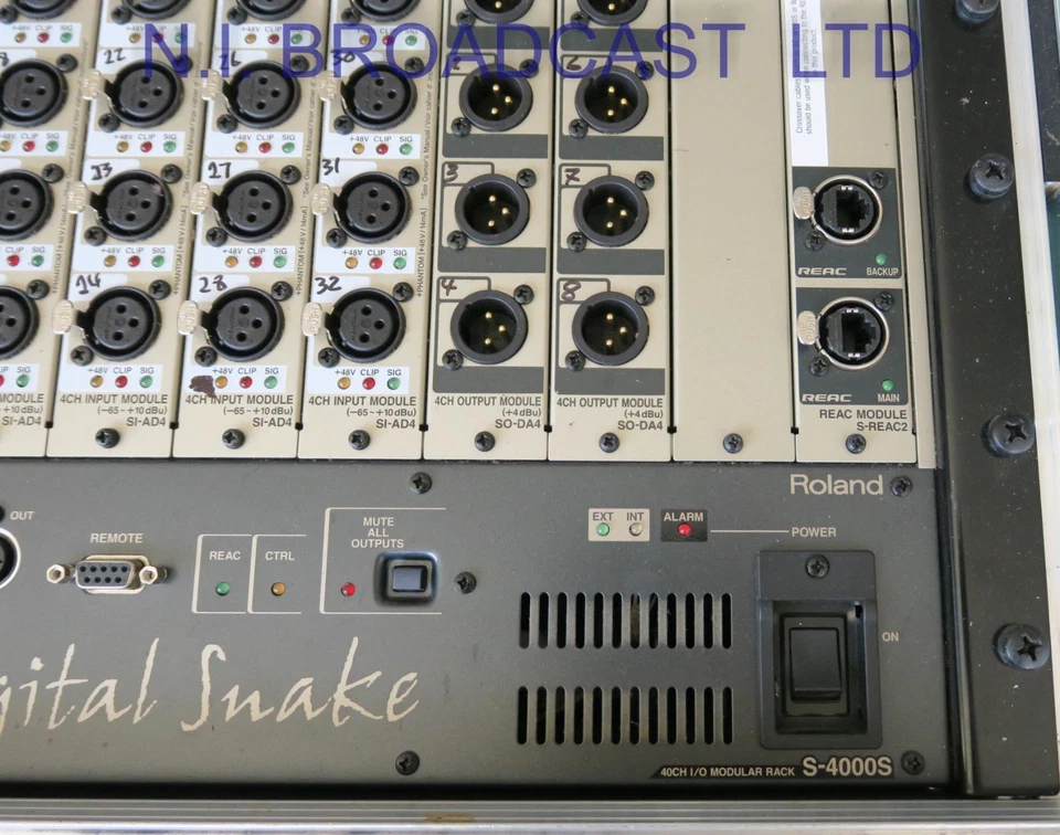 Roland digital snake 40x channel s-4000s interface unit with flighcase - Image 2 of 4