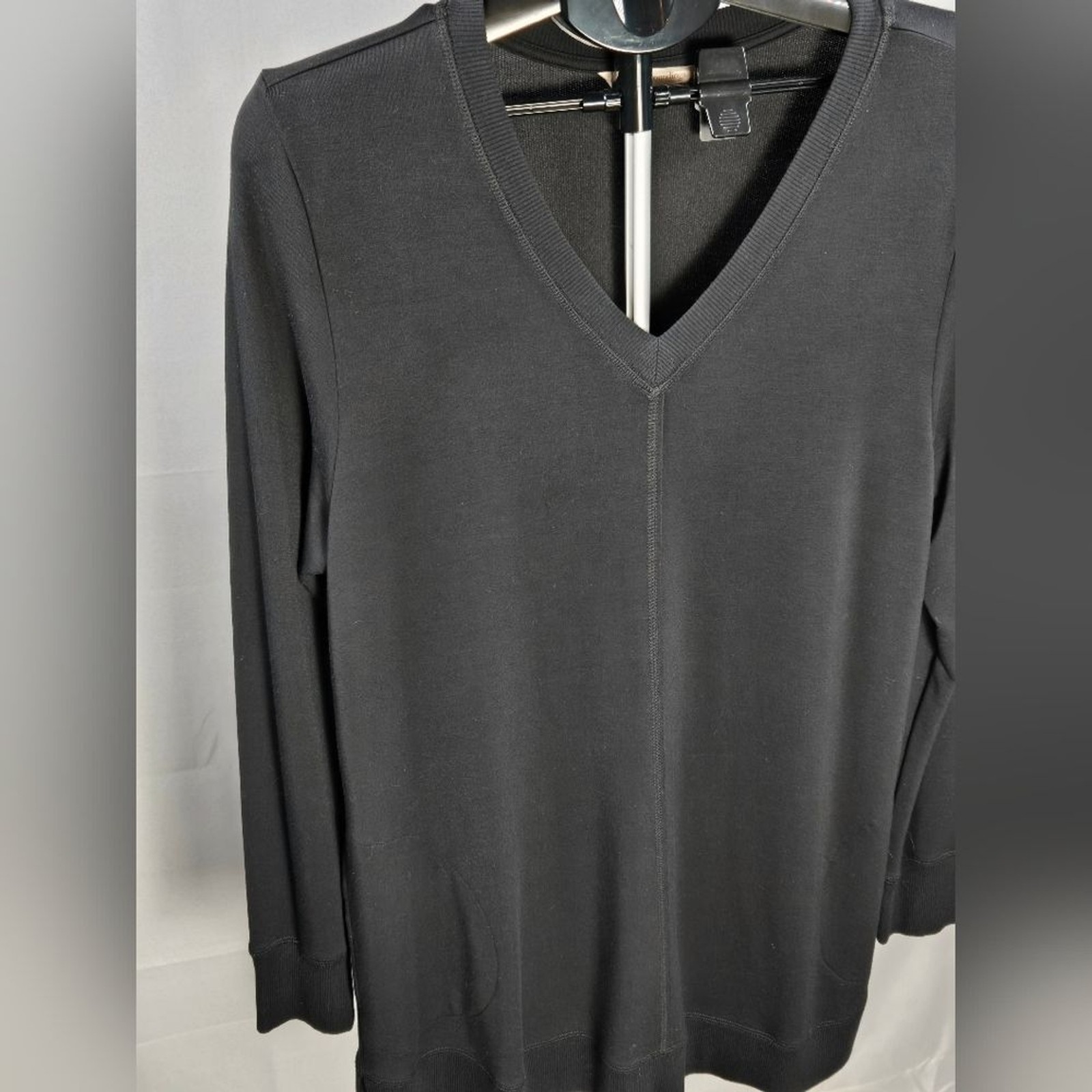 Soft Surroundings Elevated Basic Quiet Luxury V-n… - image 2