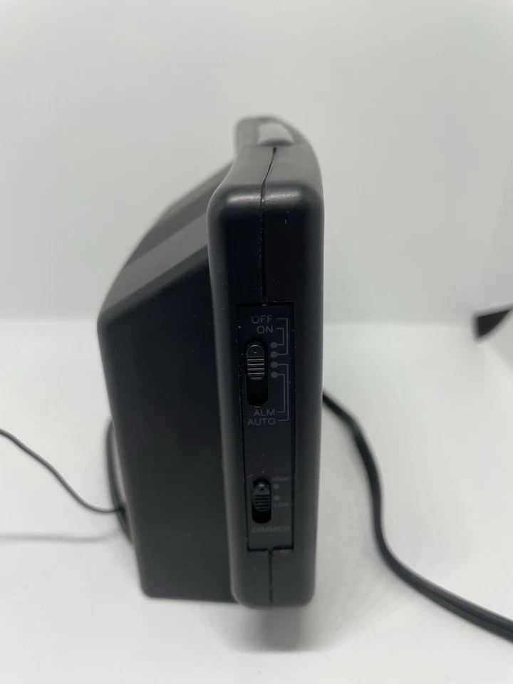 Zenith ZG120M Vintage AM/FM Clock Radio Tested Working - Image 4 of 4