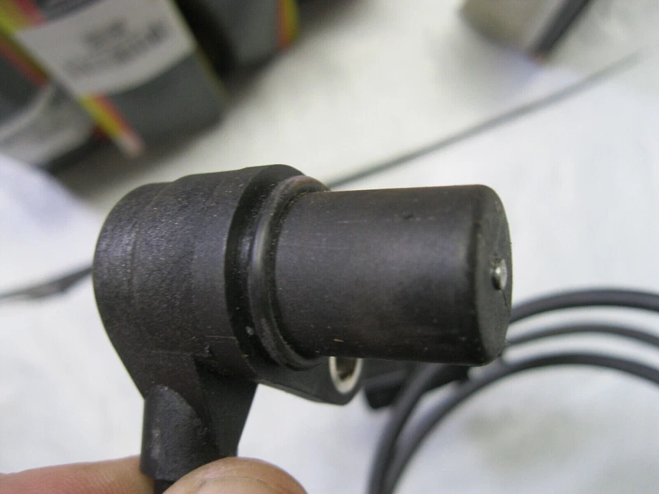 Airtex 5S1884 Engine Crankshaft Position Sensor Foto 3 de 4