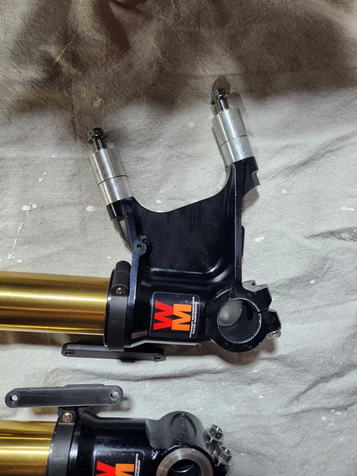 Aprilia RSV4 Complete World Superbike especificaciones frontal: KTech/Aprilia Racing Foto 4 de 4