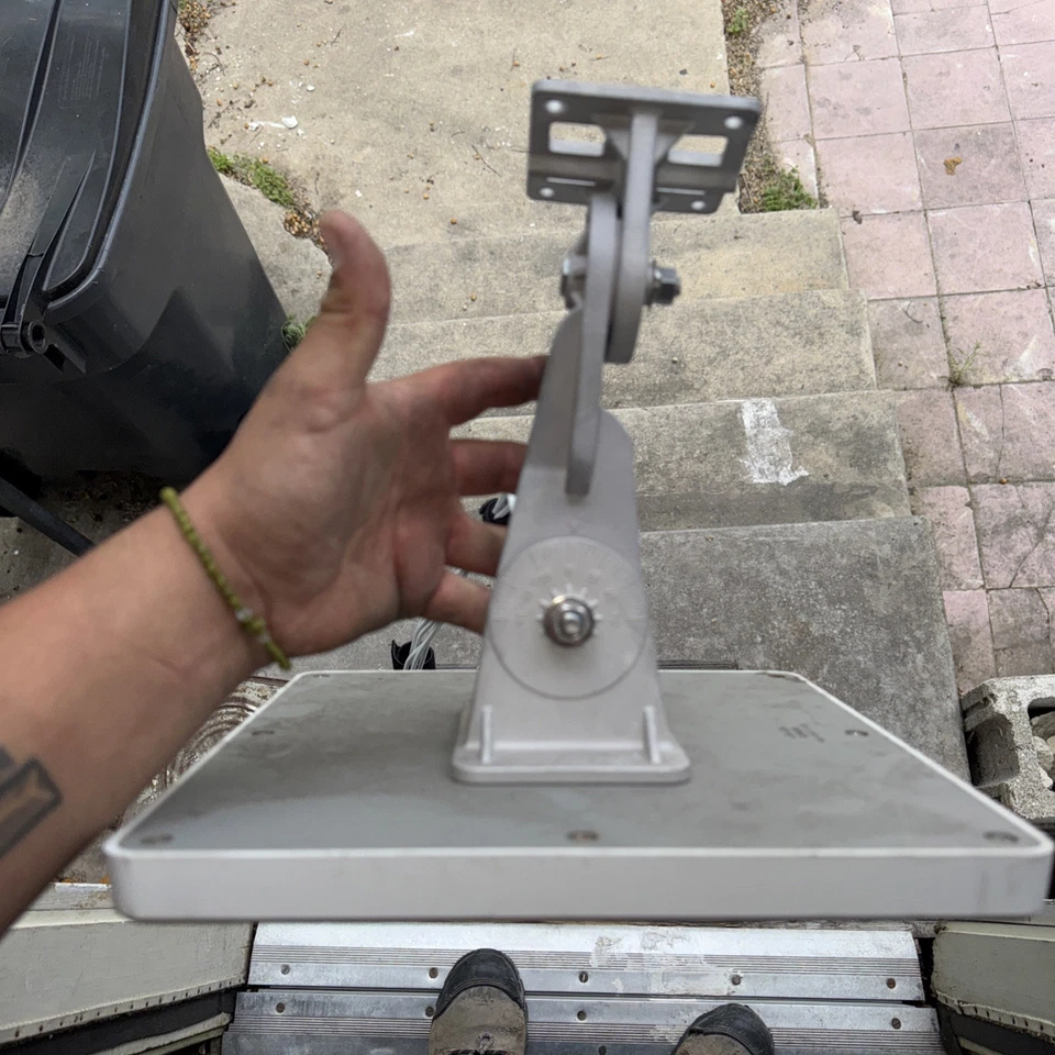 Cisco Meraki Access Point MA-ANT-3-E6. X7 - Image 3 of 3