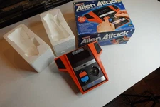 Coleco ALIEN ATTACK  Vintage Electronic Handheld tabletop Video game   R8 NICE