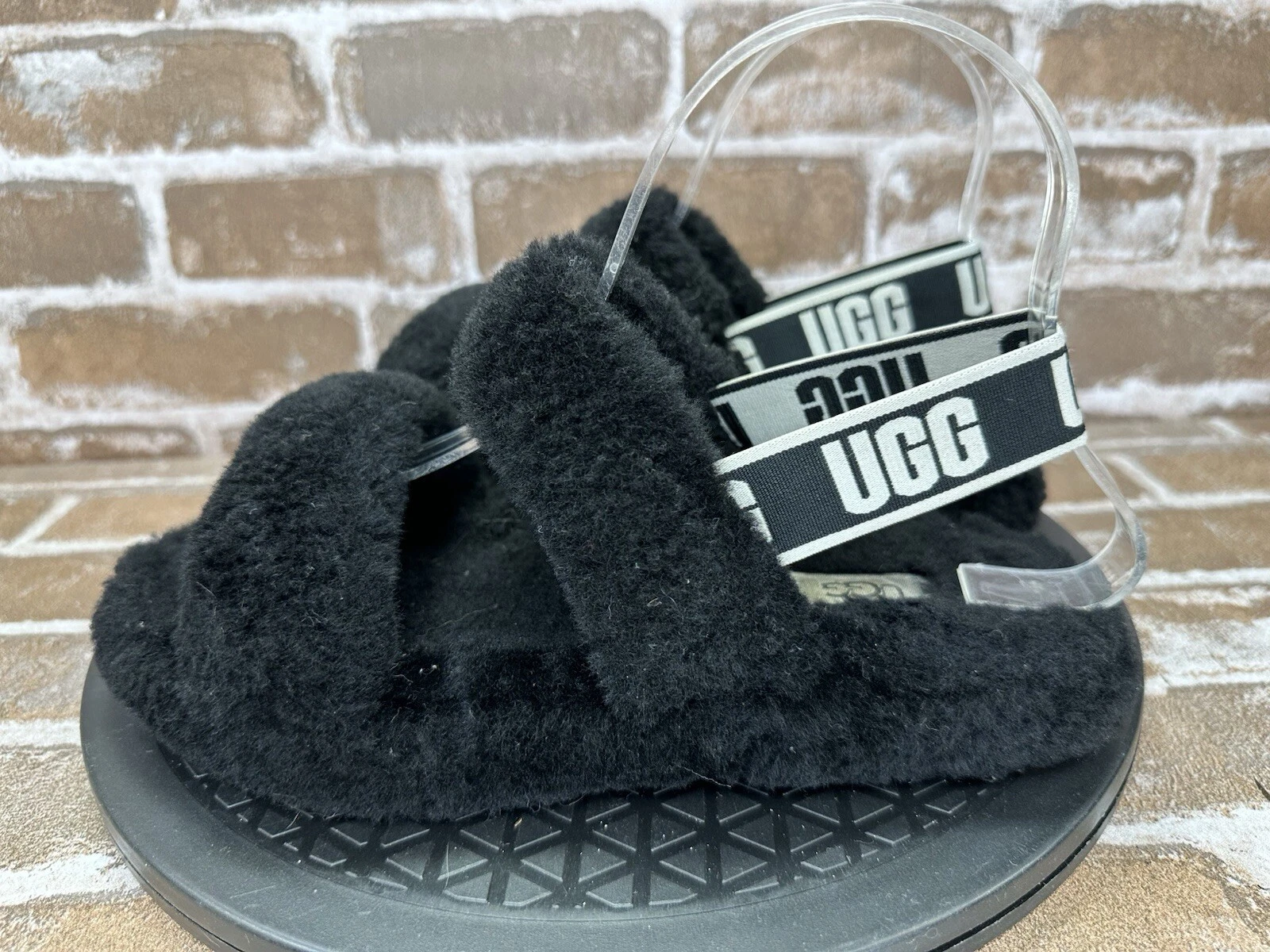 UGG Fluff Yeah Slides ciabatte sandali basse nere punta aperta ragazze giovani taglia 4