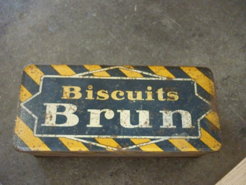 ANCIENNE BOITE EN Tôle Lithographiée - Biscuits Brun. EUR 8,00