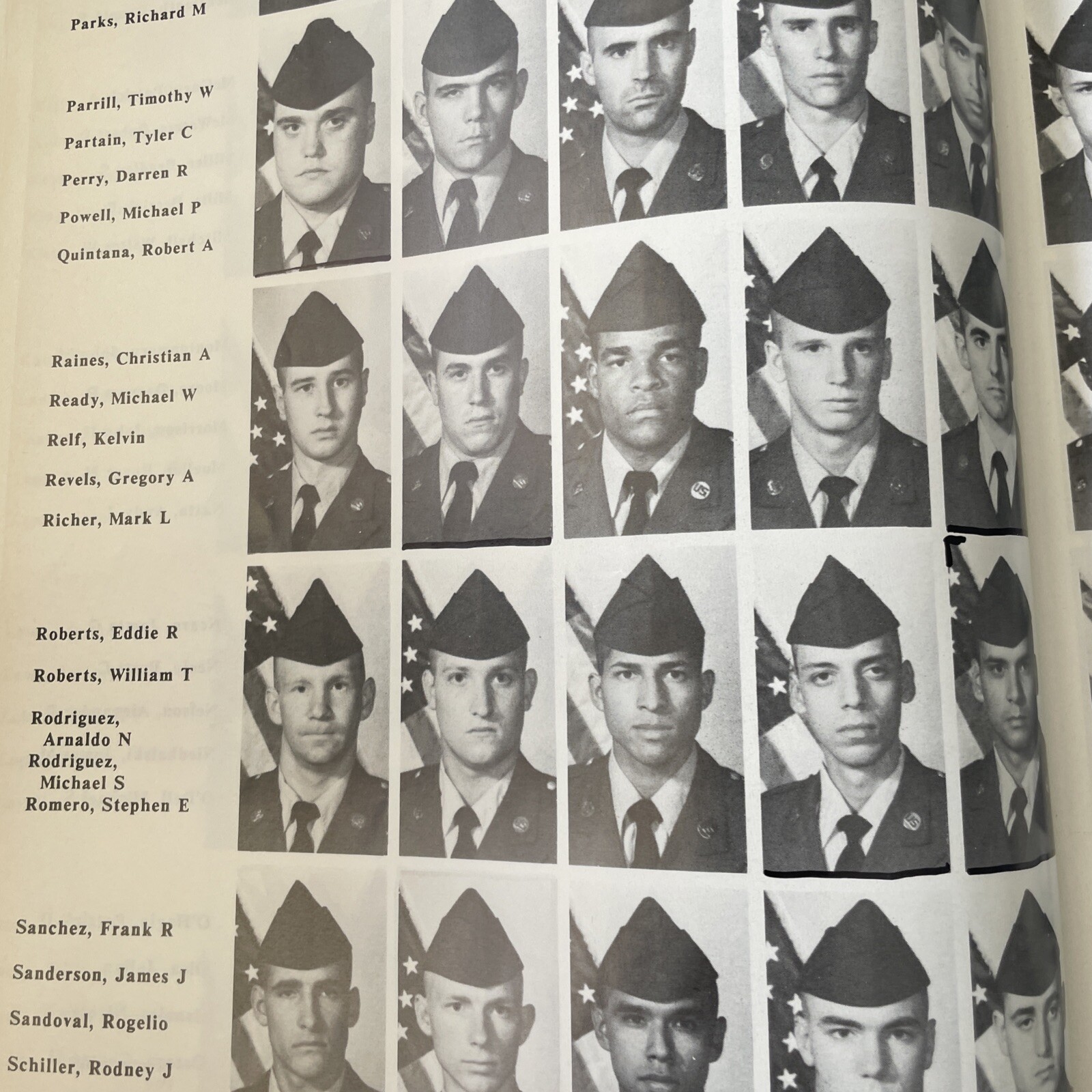 US Army F.A.T.C Fort Sill Field Artillery Training  1989 Battery B 230 Yearbook