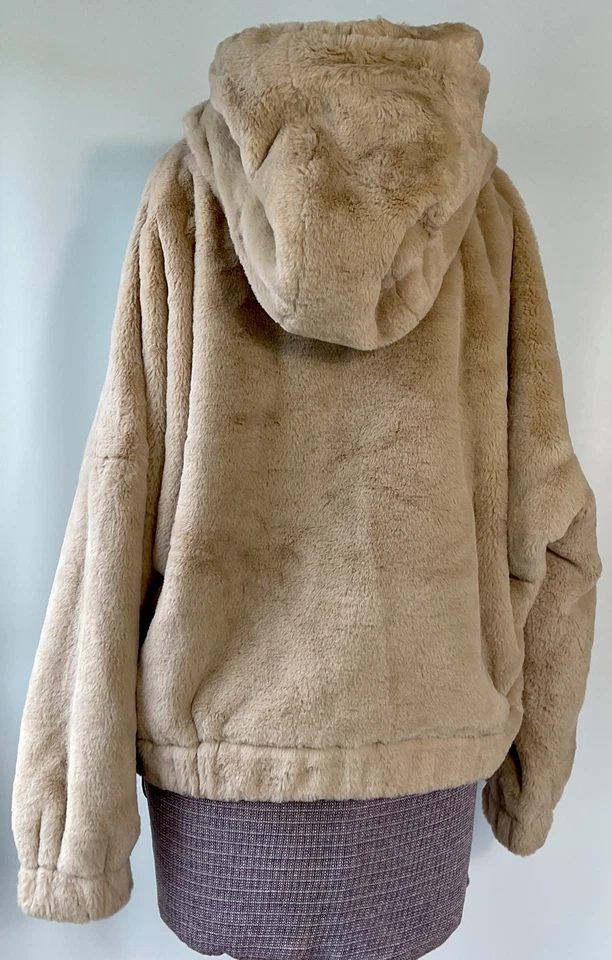 Толстовка с капюшоном Zara CamelTM из искусственного меха размер большой - Изображение 2 из 4