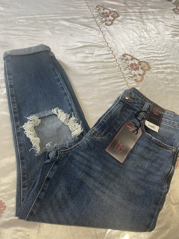 NWT junior high rise jeans size 9