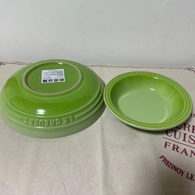 Le Creuset 20 cm Grün Rund Geschirrset 7,9 Zoll 5,9 Zoll Steinzeug Geschirr Neu